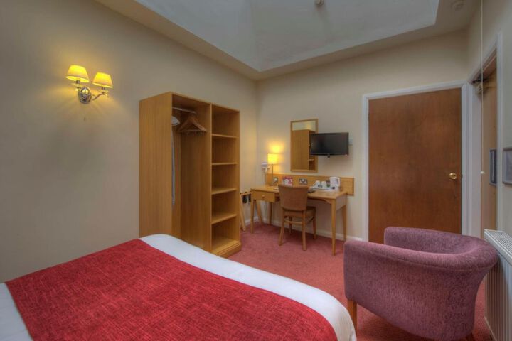Room 25 of 60