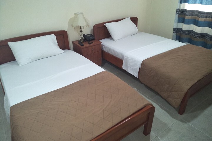 Room 6 of 18
