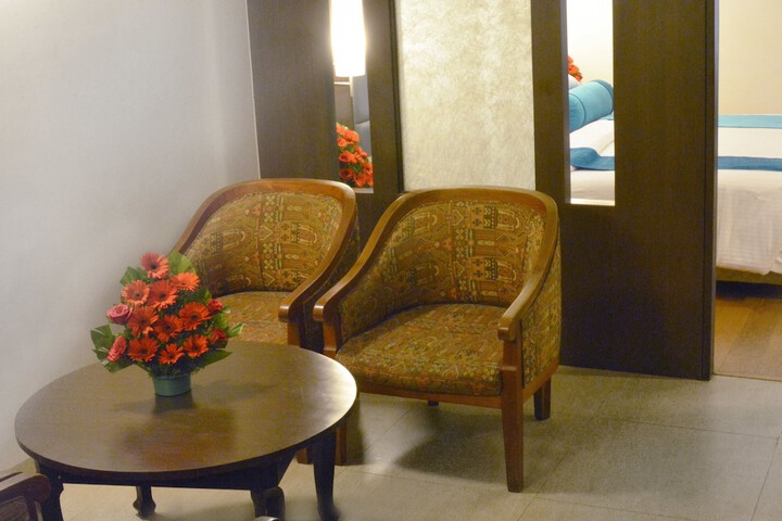 Room 9 of 27