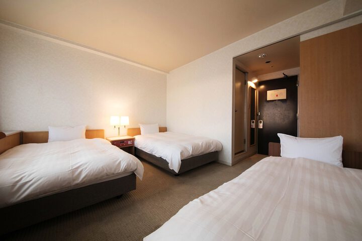 Room 9 of 42