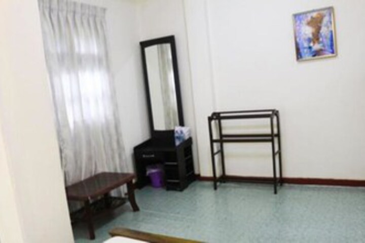 Room 17 of 22