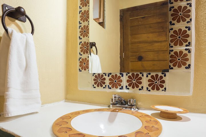 Room 23 of 33