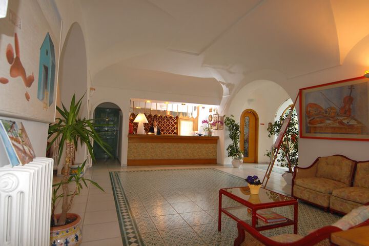 Guest Lobby