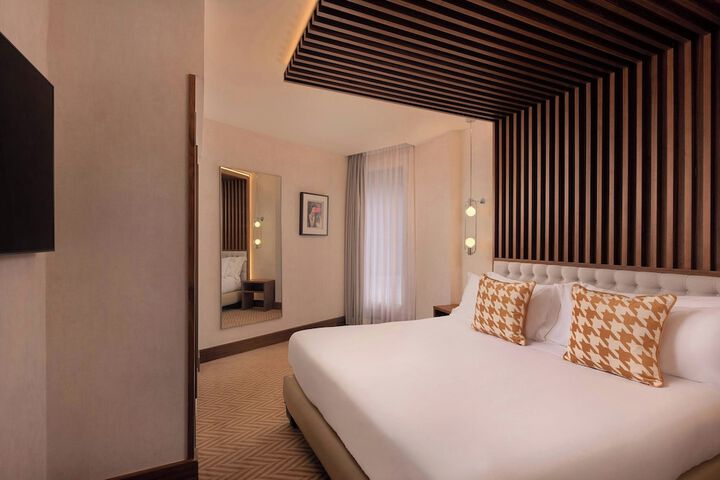 Room 46 of 82