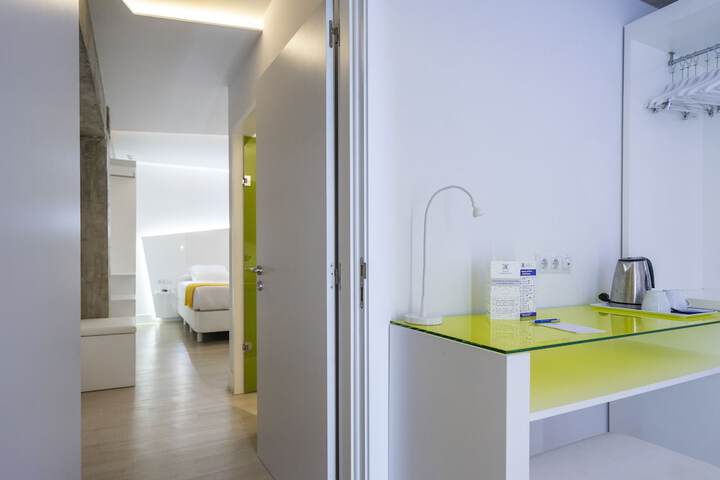 Room 16 of 97