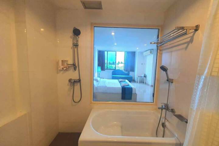 Room 134 of 147