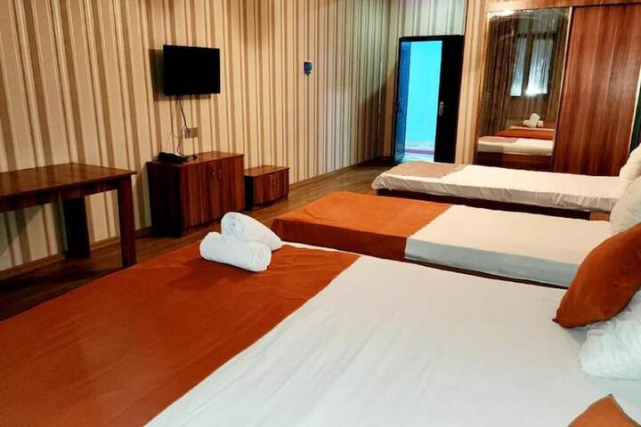 Room 12 of 105