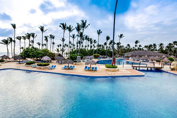 Grand Sirenis Tropical Suites