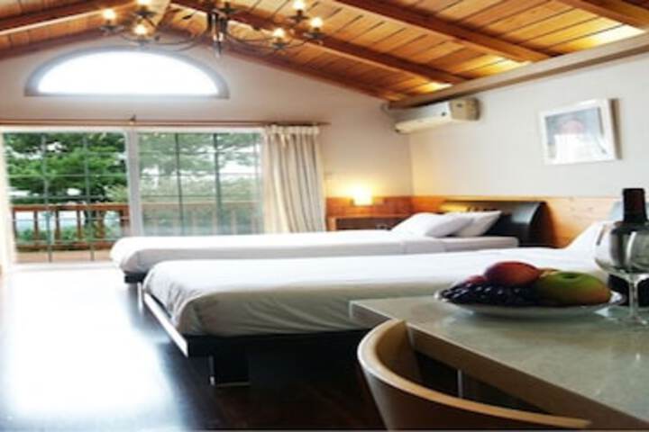 Room 4 of 57