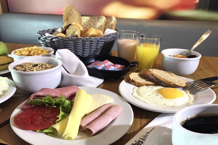 Breakfast meal