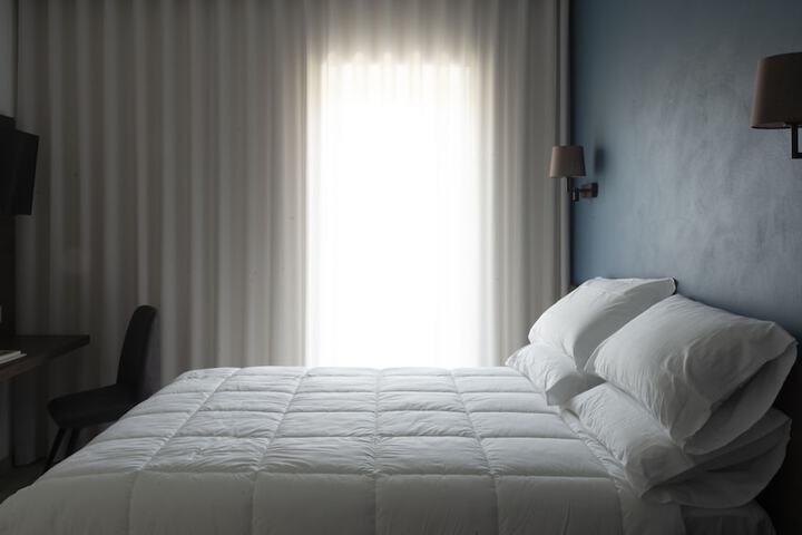 Room 9 of 37