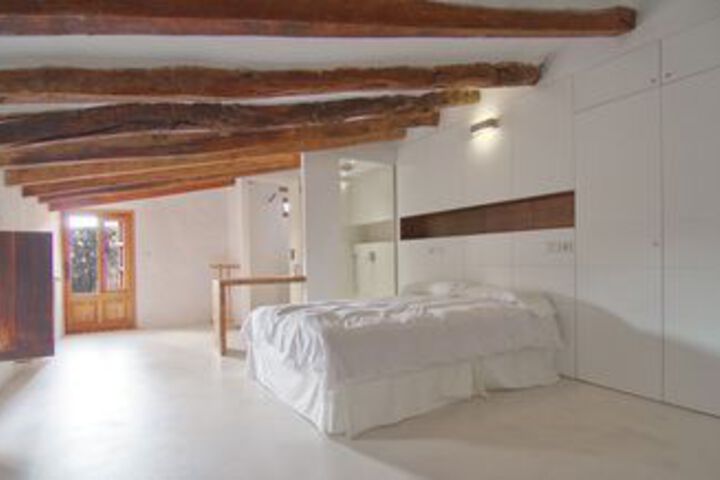 Room 9 of 27