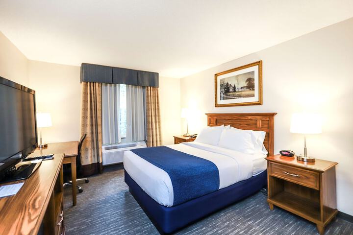 1 King Bed (29 of 40)