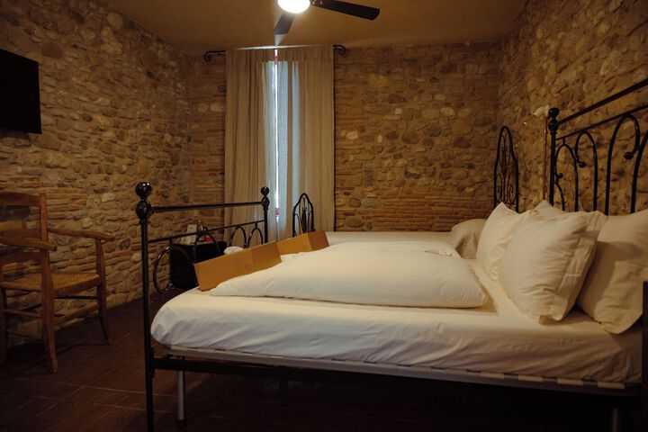 Room 12 of 101