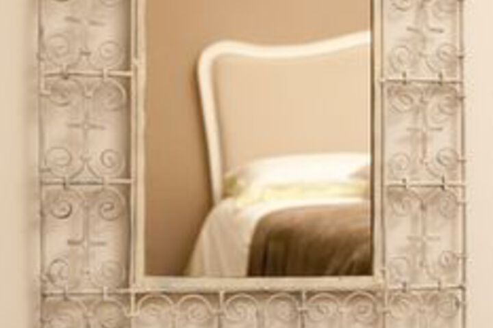 Room 25 of 27