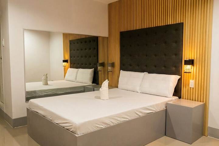 Room 7 of 18