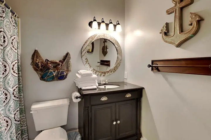 Room 10 of 22