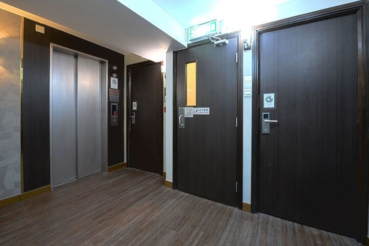 Ballroom/Hall 29 of 33