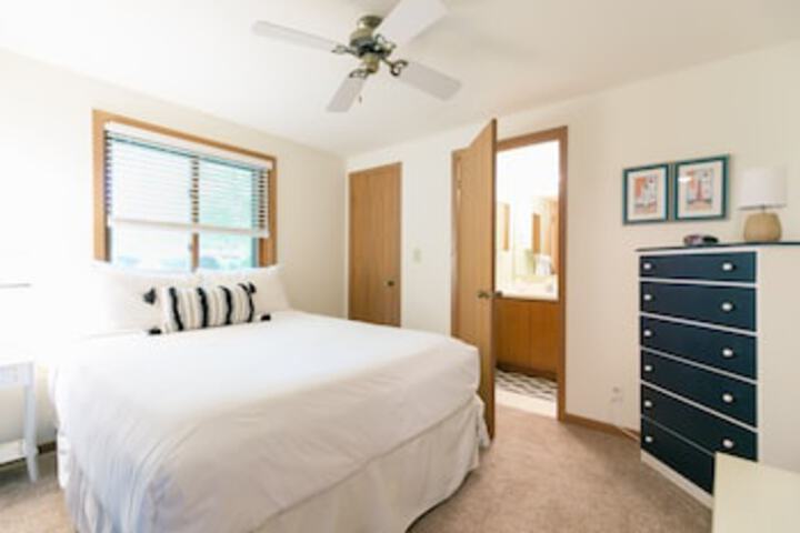 Room 142 of 510