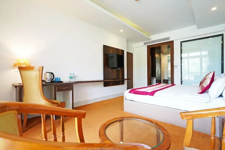 Room 6 of 21