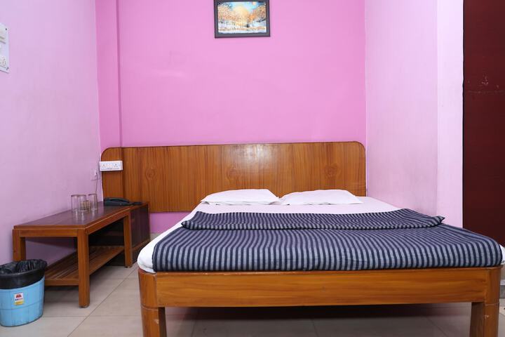 Room 5 of 20