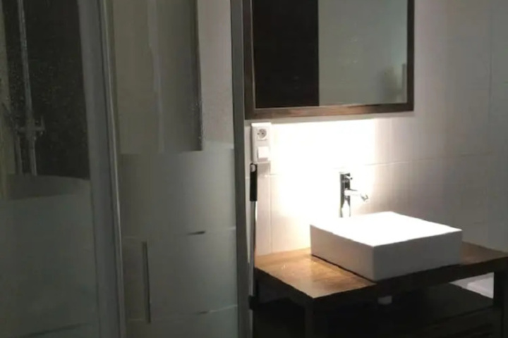 Room 5 of 13