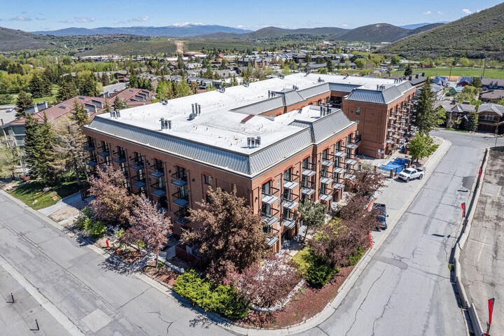 Hotel 32 of 34