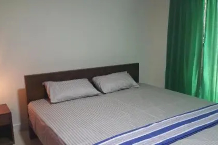 Room 2 of 18