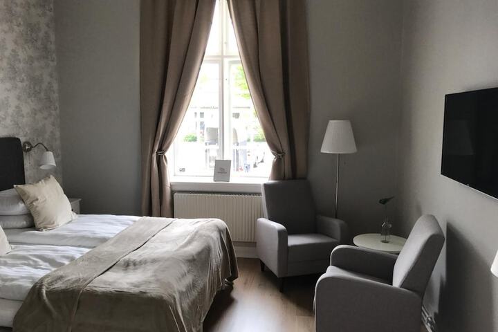 Room 12 of 40