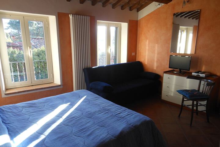 Room 12 of 18