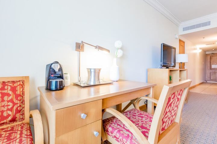 Room 3 of 18