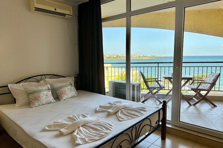 Room 45 of 151
