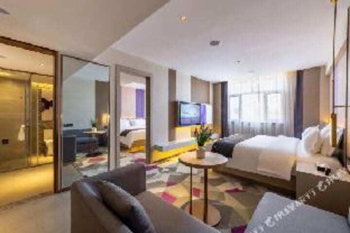 Room 4 of 19