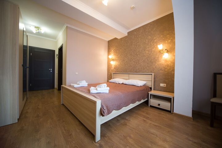Room 4 of 60
