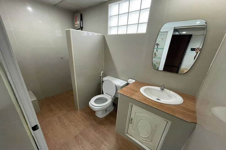 Room 17 of 24