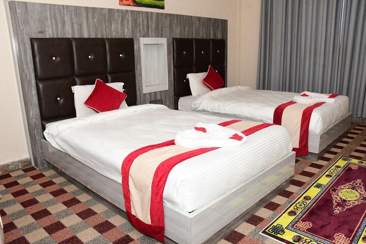 Room 2 of 17