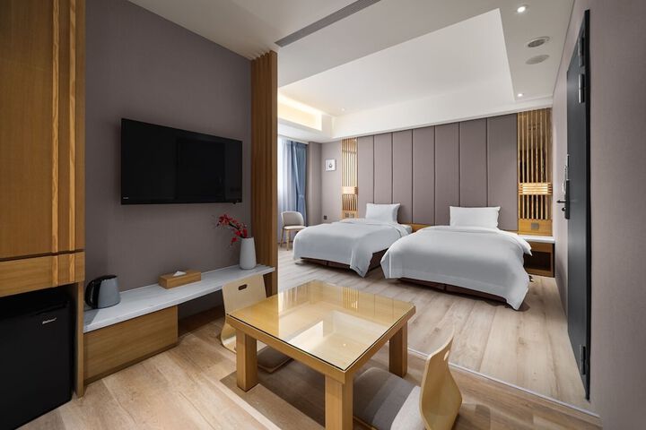 Room 28 of 50