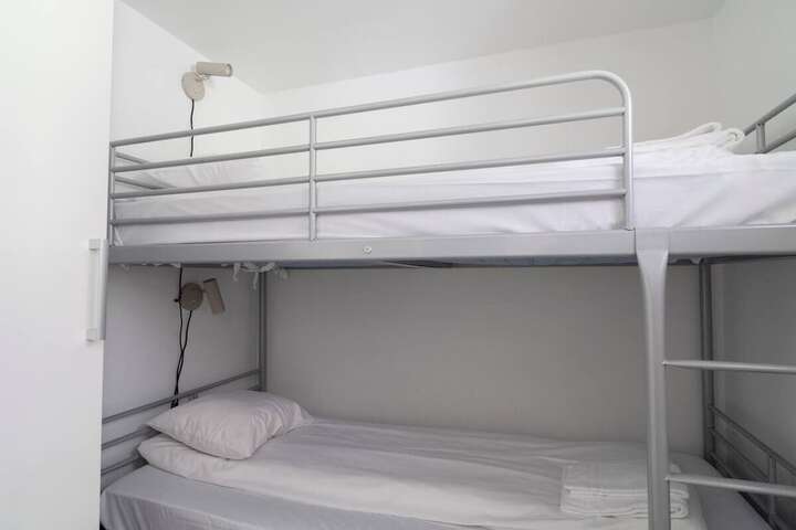 Room 306 of 865