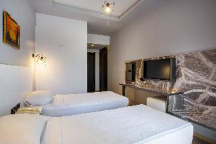 Room 14 of 14