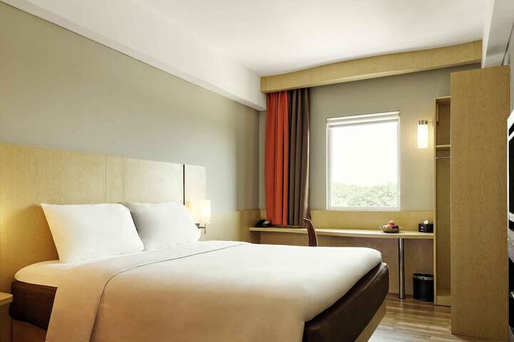 Room 24 of 43