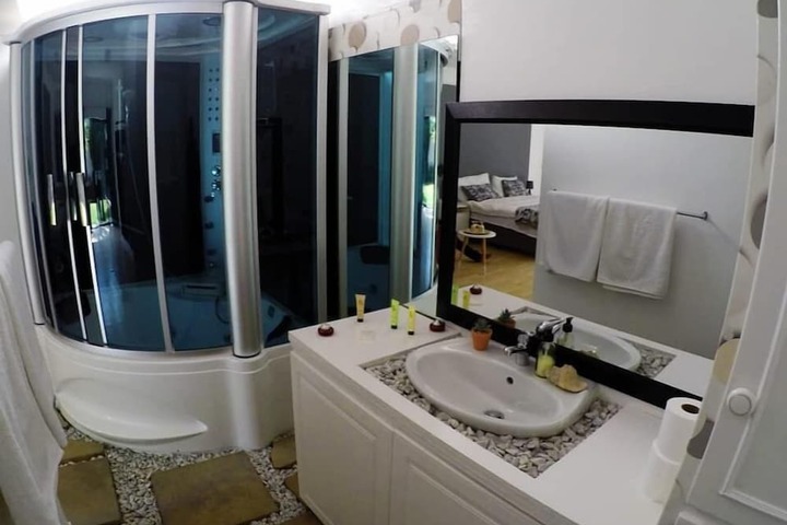 Room 57 of 60