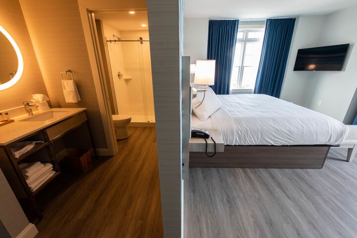 Room 93 of 159