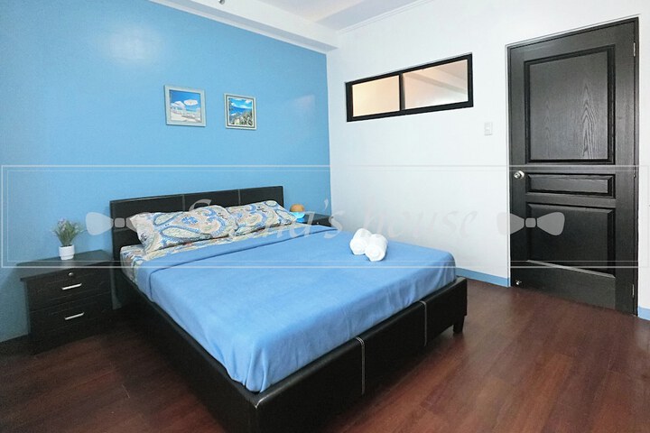 Room 10 of 77