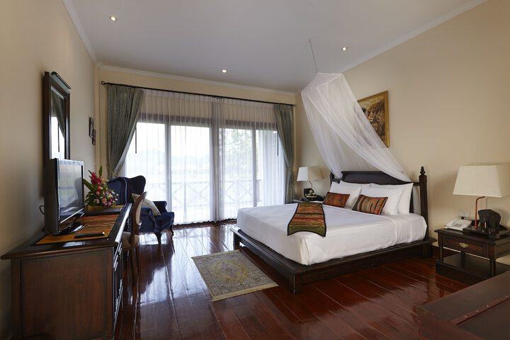 Room 4 of 50