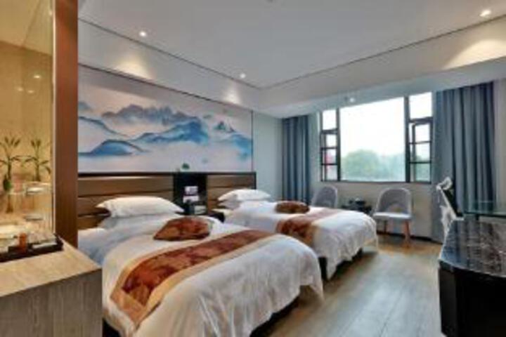 Room 9 of 9