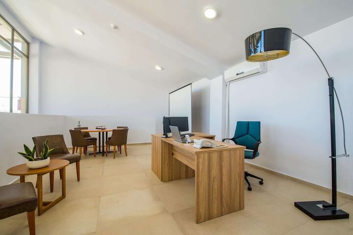 Business Center 253 of 312