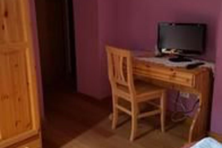 Room 27 of 39
