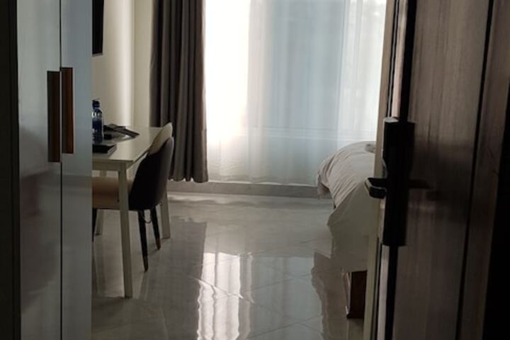 Room 16 of 65