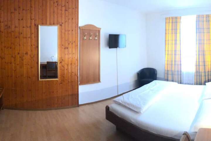 Room 12 of 69