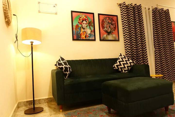 Room 9 of 31